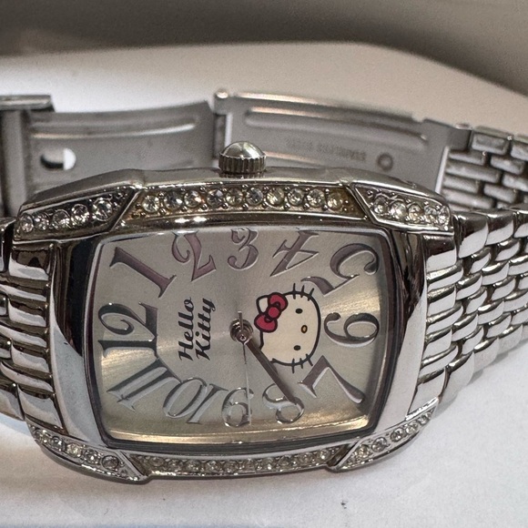 🕒 Vintage Rare 2009 Sanrio Hello Kitty Stainless Steel Watch and Clear Crystals - Picture 7 of 16